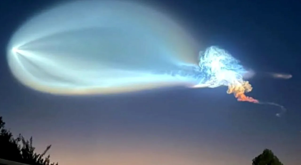 O „meduză spațială” uriașă a luminat cerul Statelor Unite după lansarea unei rachete SpaceX