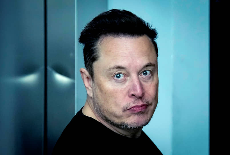Elon Musk avertizează că mulți oameni vor fi „învinși” de inteligența artificială: „Aș putea fi unul dintre ei”