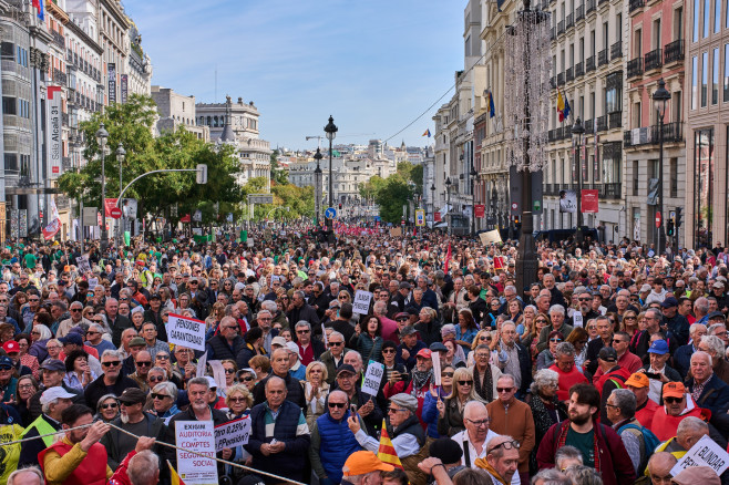 Spania: Proteste pentru apărarea pensiilor publice, în timp ce premierul promite protejarea dreptului la avort și eutanasie
