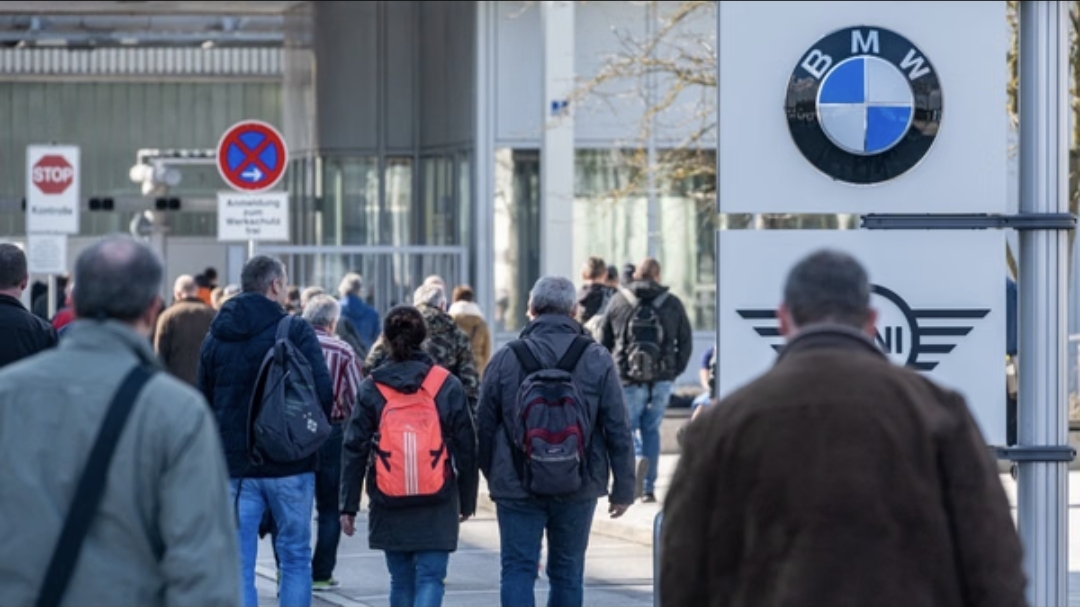 Желающих уйти из BMW оказалось больше, чем ожидали: сотрудники перегрузили внутреннюю платформу