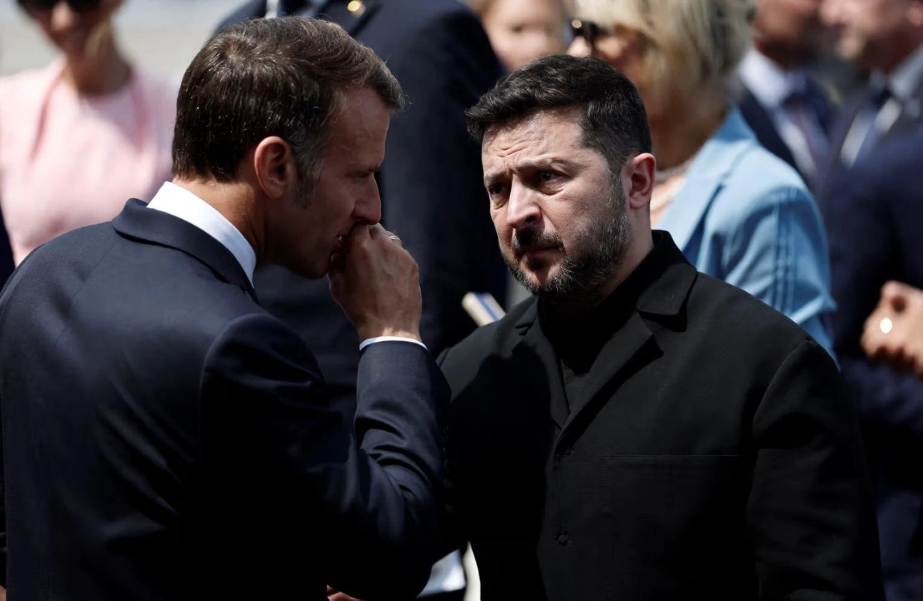 Zelenski a discutat cu Macron despre problemele apărute după relaxarea sancțiunilor asupra produselor petroliere rusești