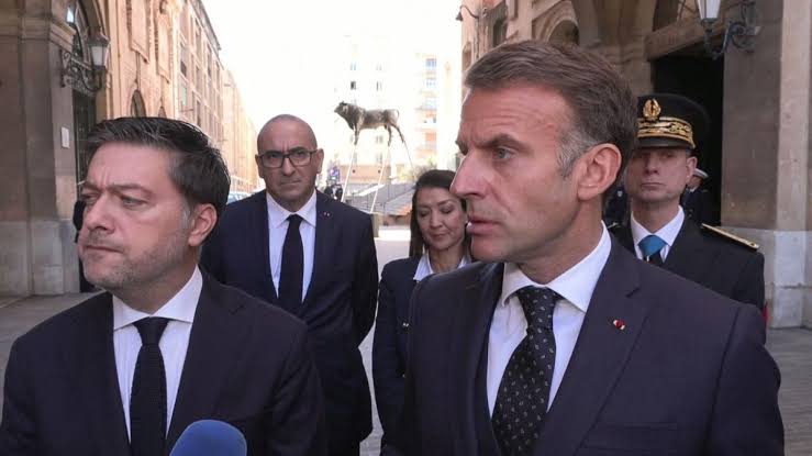 Macron: „Rețelele sociale fac rău democrațiilor noastre, pentru că polarizează societatea”