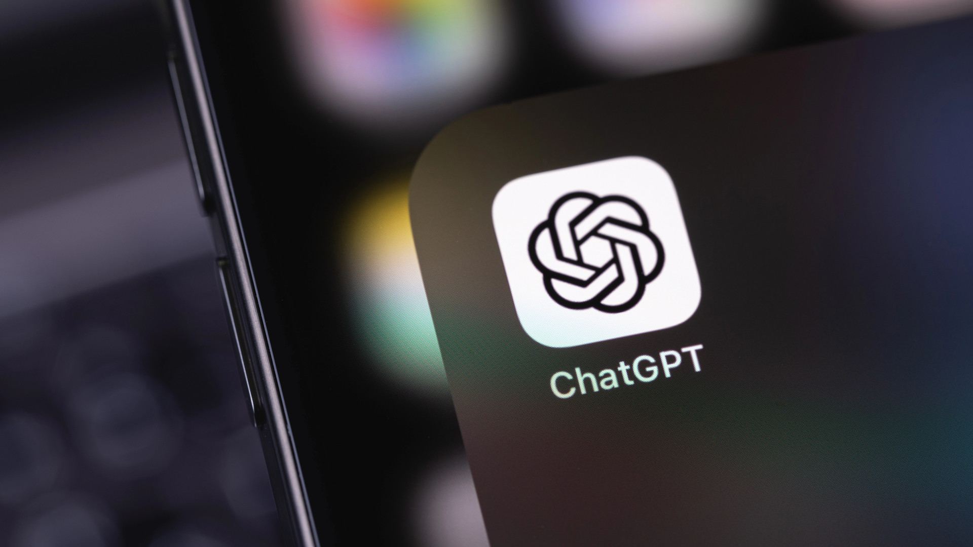 ChatGPT начнёт помечать сгенерированные тексты невидимыми водяными знаками в ЕС