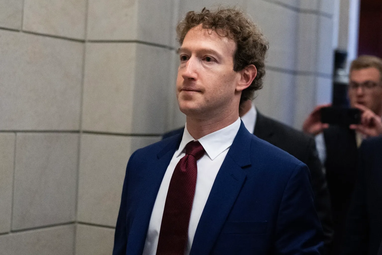 Amendă record de 25 de miliarde de dolari: compania lui Zuckerberg, sancționată pentru că a mințit utilizatorii ani la rând